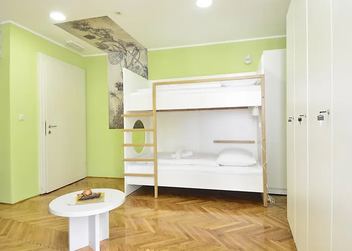 旅馆 圣老楞佐旅舍 希贝尼克