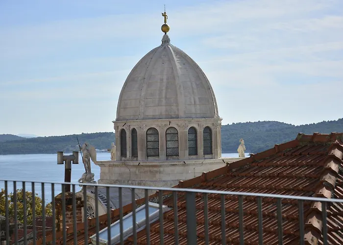 圣老楞佐旅舍 旅馆 *